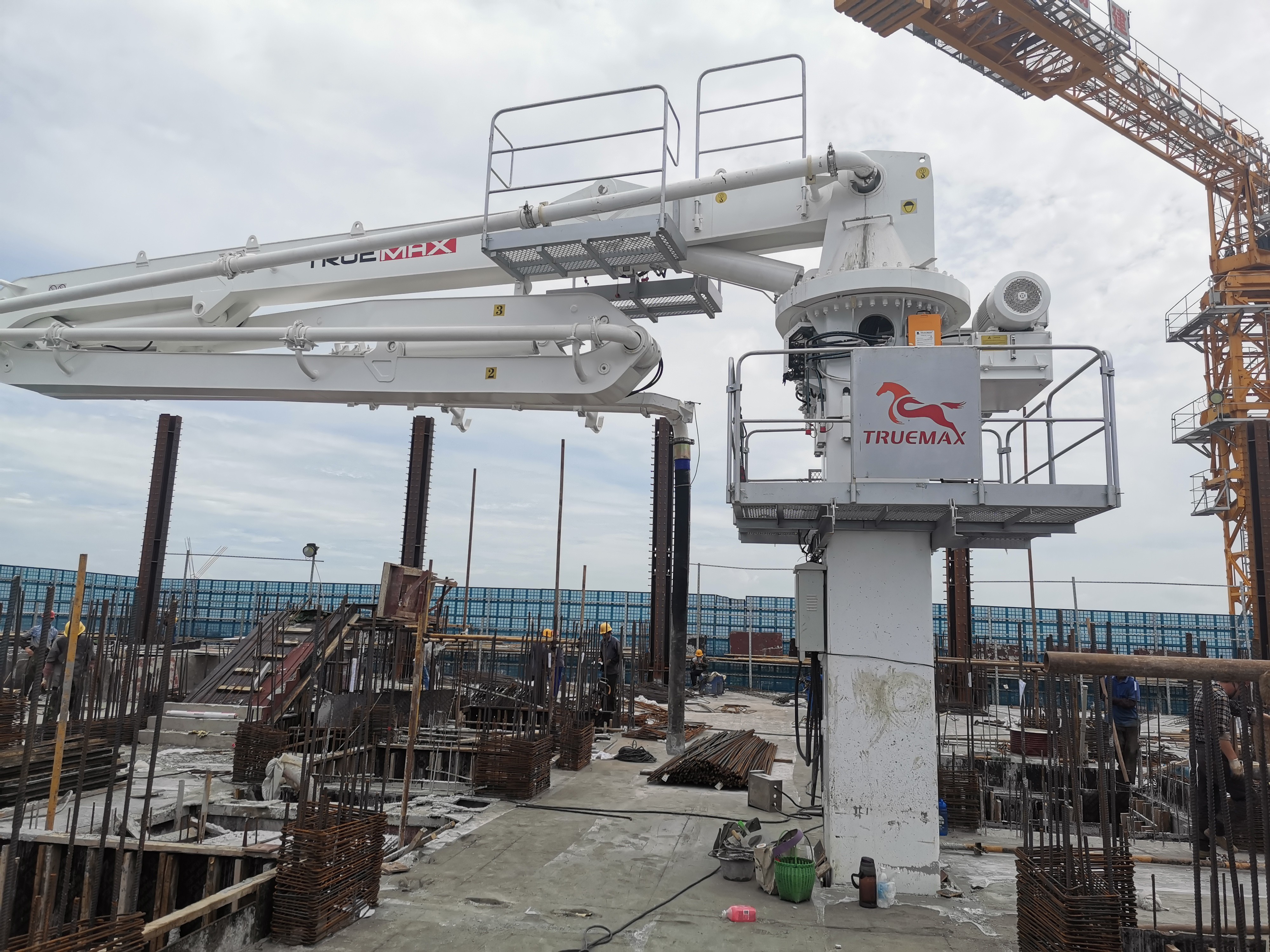 混凝土液壓布料機(jī) 混凝土液壓布料機(jī)